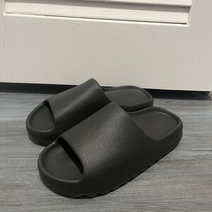 Black Onyx Yeezy Slides Size 9